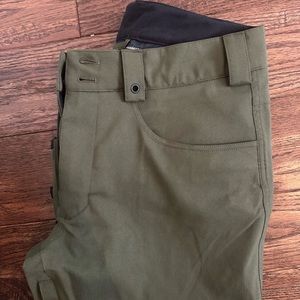 Men’s olive Burton dry ride snow pants (the white collection)